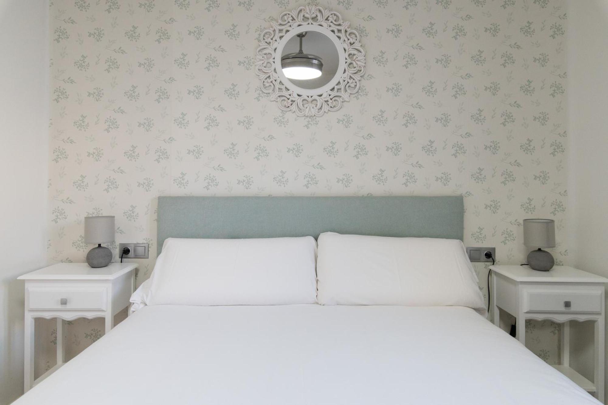 Apartamento Triana Habitame Inmobiliaria Sevilla Eksteriør bilde