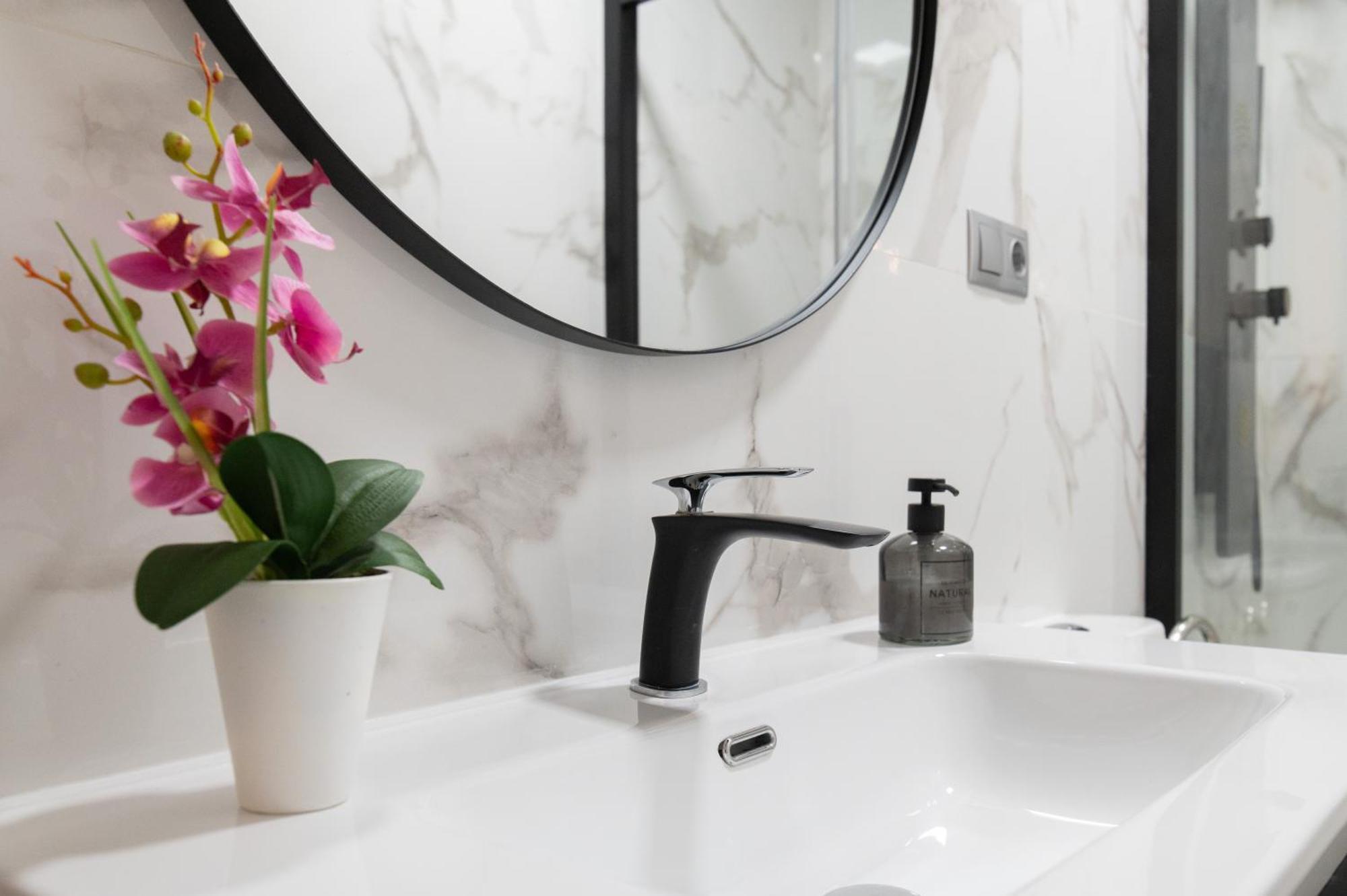 Apartamento Triana Habitame Inmobiliaria Sevilla Eksteriør bilde